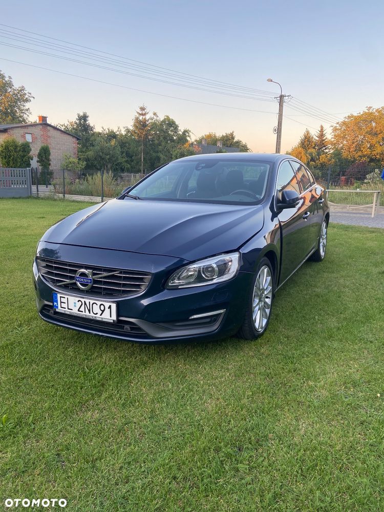 Volvo S60 D3 Geartronic Momentum - 1