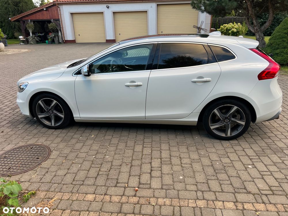 Volvo V40 D2 R-Design - 21