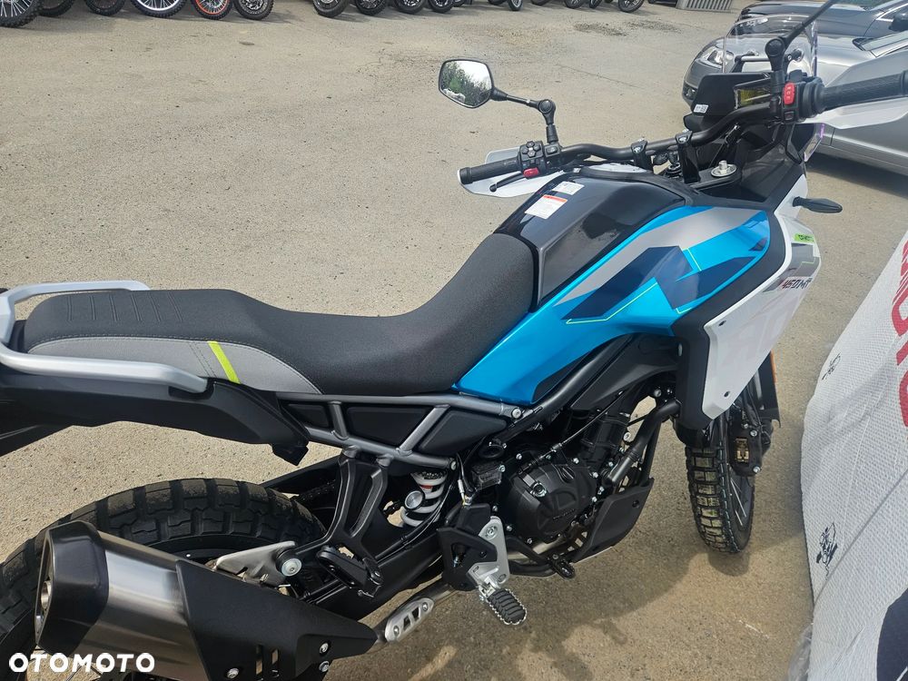 CFMoto MT - 9