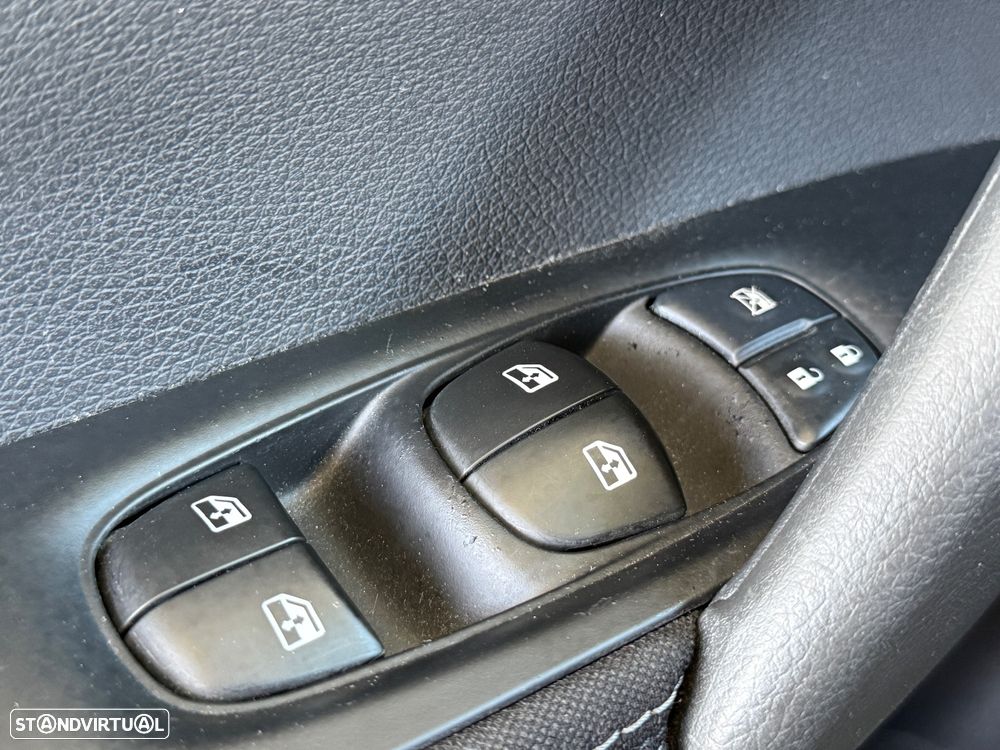 Nissan Qashqai 1.5 dCi N-Connecta Business - 29