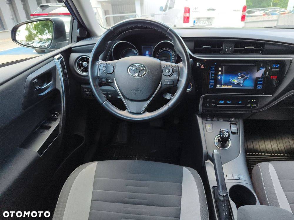 Toyota Auris - 13
