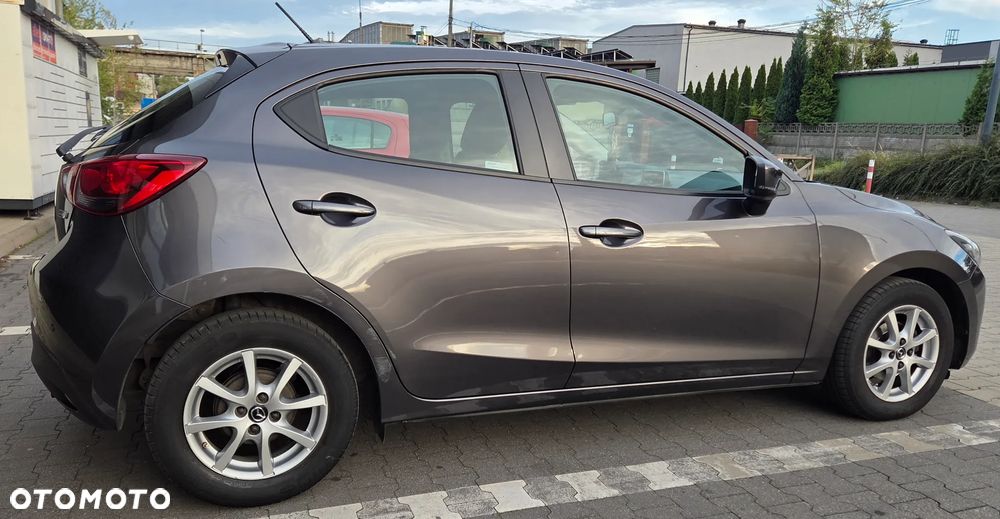 Mazda 2 2017 photo 3