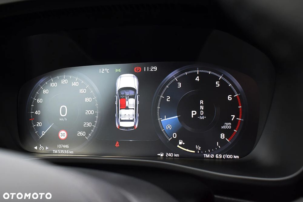 Volvo XC 40 T3 Momentum - 11