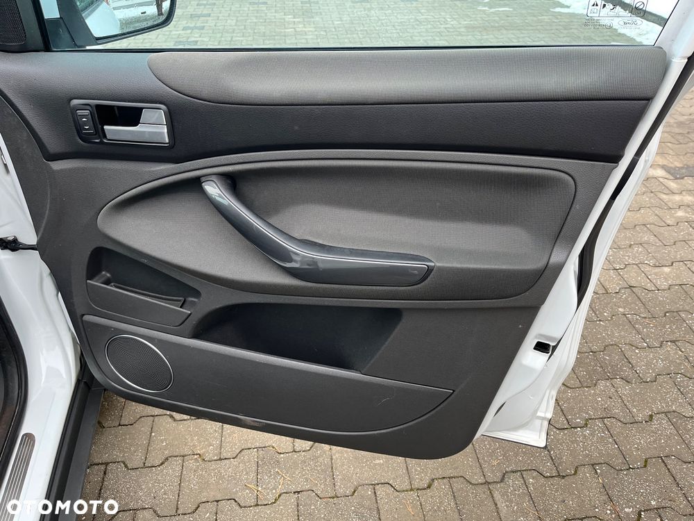 Ford Kuga 2.0 TDCi 4x4 Titanium - 16