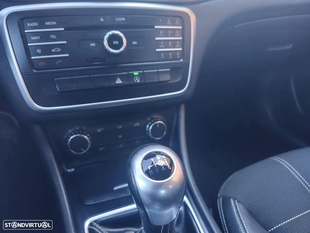 Mercedes-Benz CLA 180 d Urban - 13