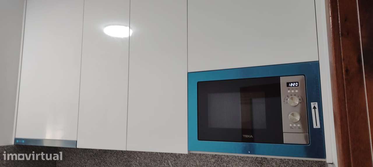 Apartamento T2  restaurado, área 100m2 - Grande imagem: 3/22