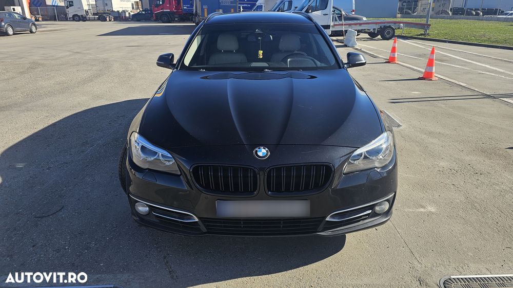 BMW Seria 5 520d Aut. Luxury Line - 2