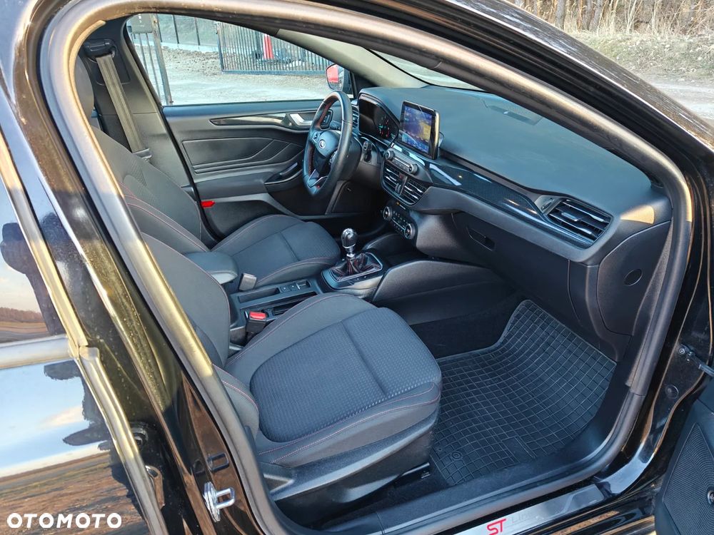 Ford Focus 1.5 EcoBlue Start-Stopp-System ST-LINE - 10