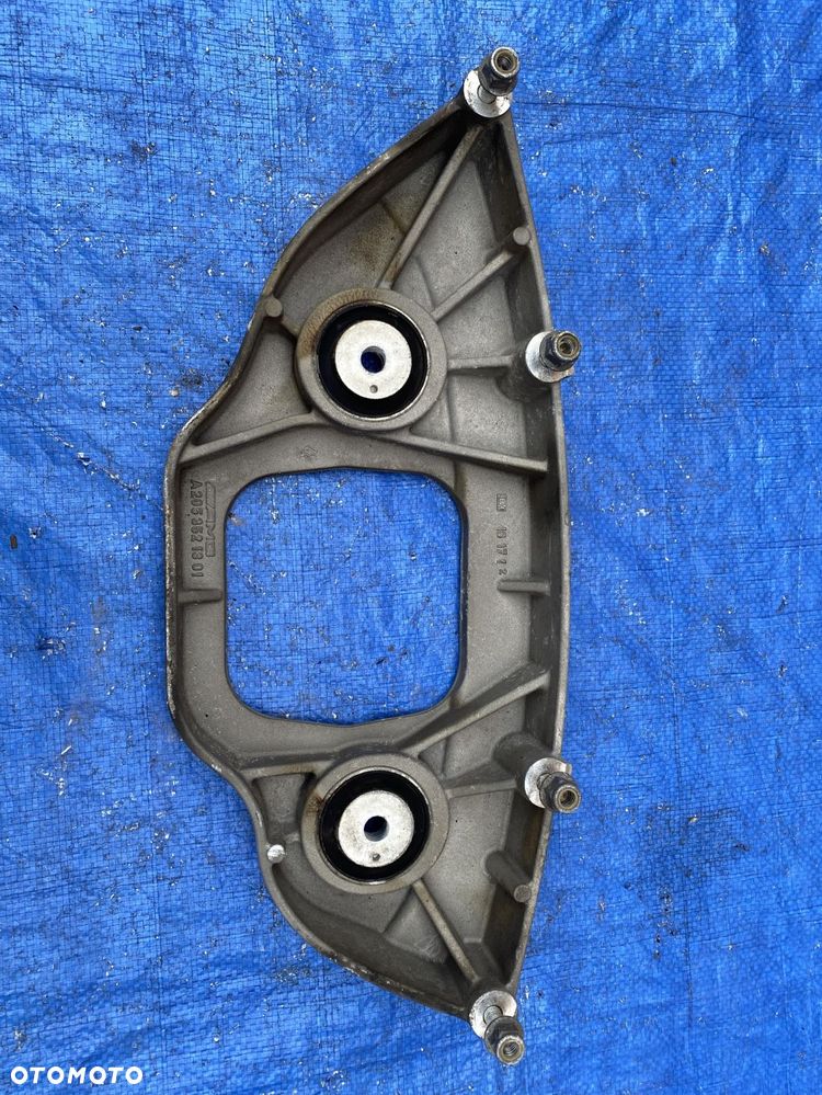 MERCEDES E W213 63AMG A2053521301 AMG WSPORNIK MOCOWANIE MOSTU - 3