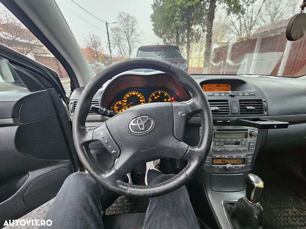 Toyota Avensis - 7
