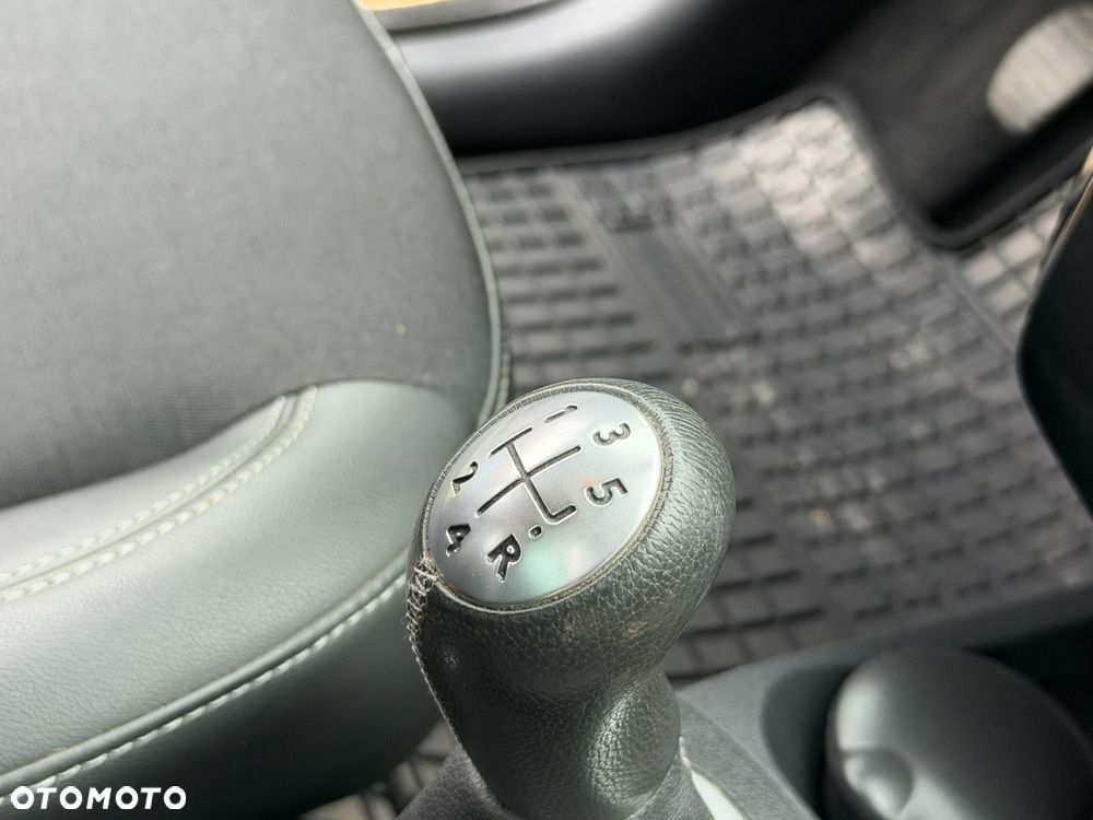 Renault Clio - 24