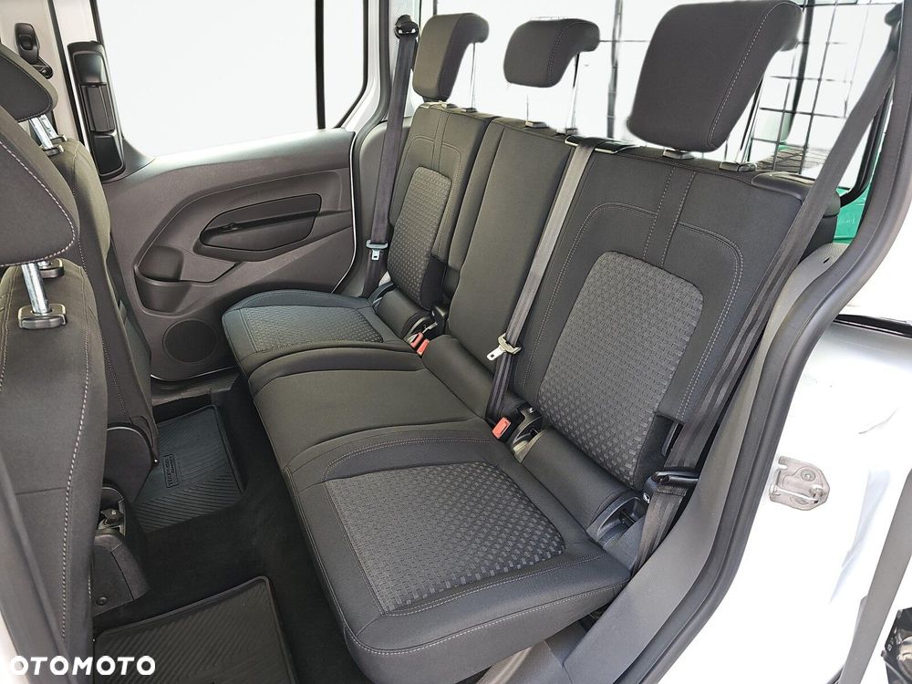 Ford Transit Connect - 23