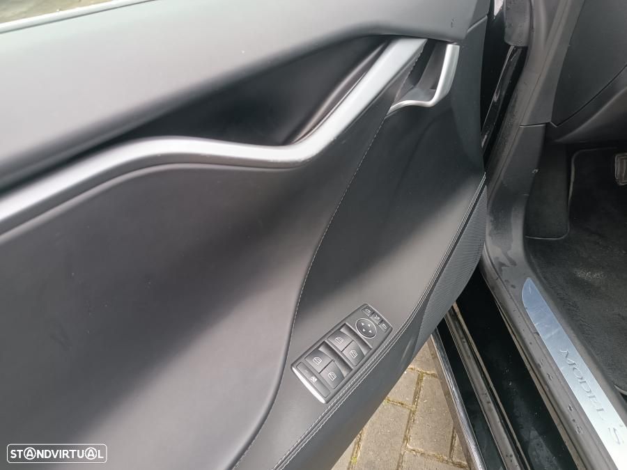Tesla Model S 75D - 6