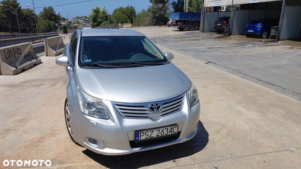 Toyota Avensis 2009 photo 2