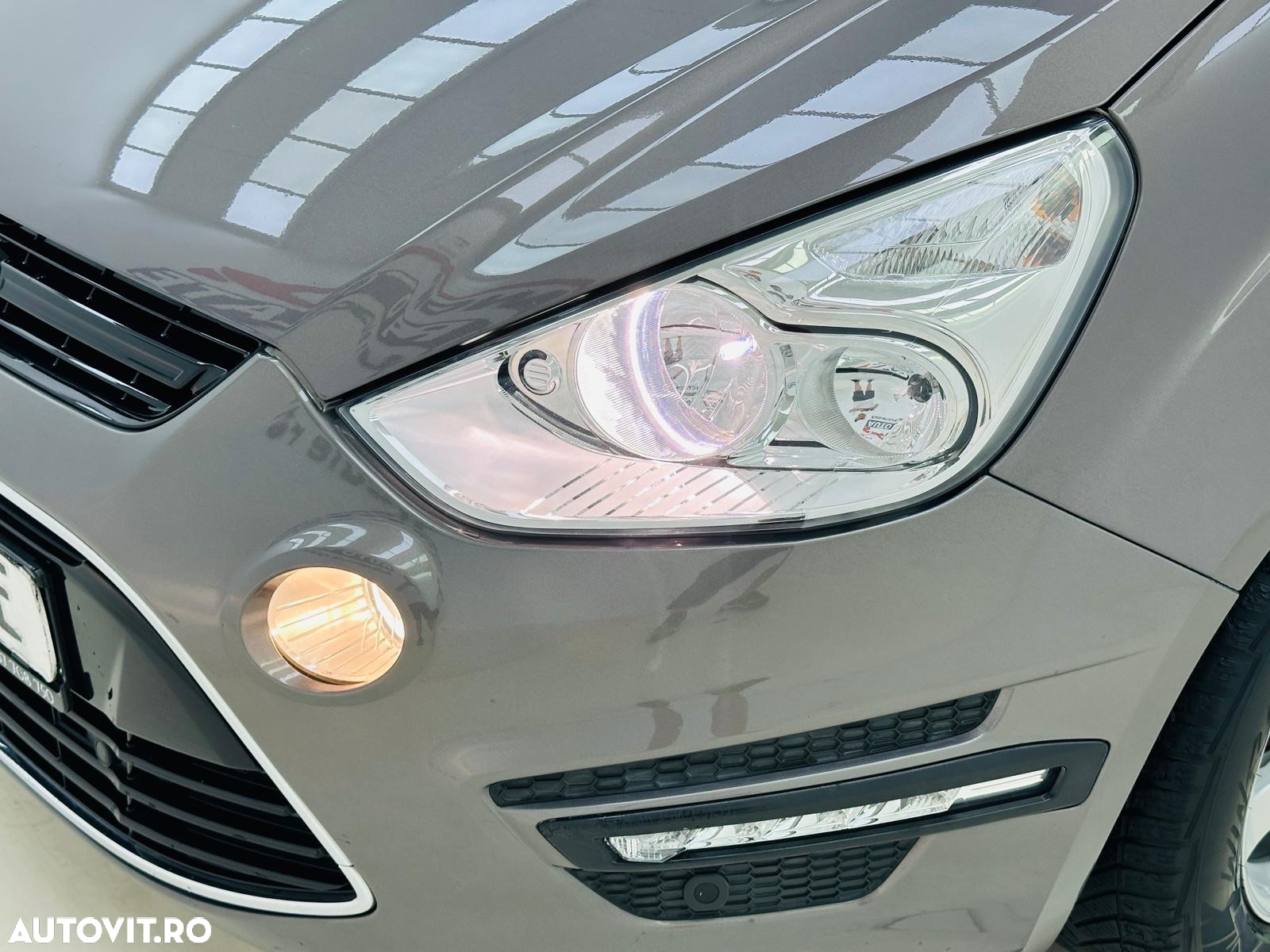 Ford S-Max - 13