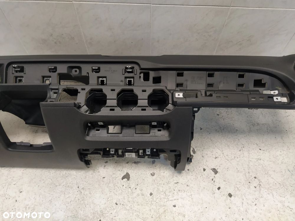 MERCEDES GLB X247 2025- DESKA ROZDZIELCZA KOKPIT KONSOLA EU ORYGINAŁ - 7
