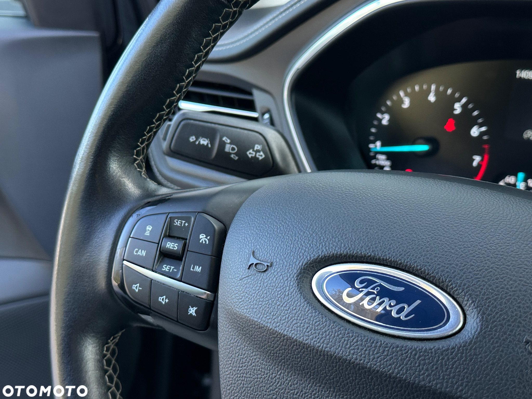 Ford Focus 1.0 EcoBoost Hybrid ST-LINE VIGNALE - 29