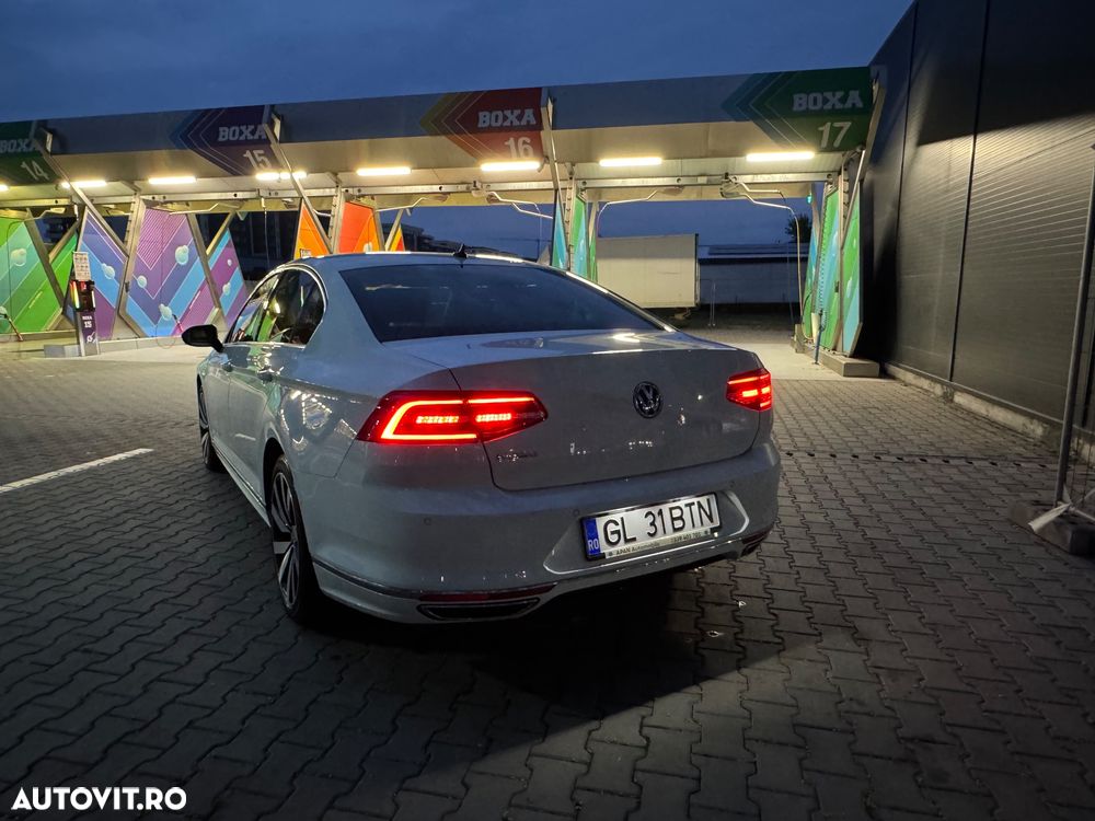 Volkswagen Passat - 8