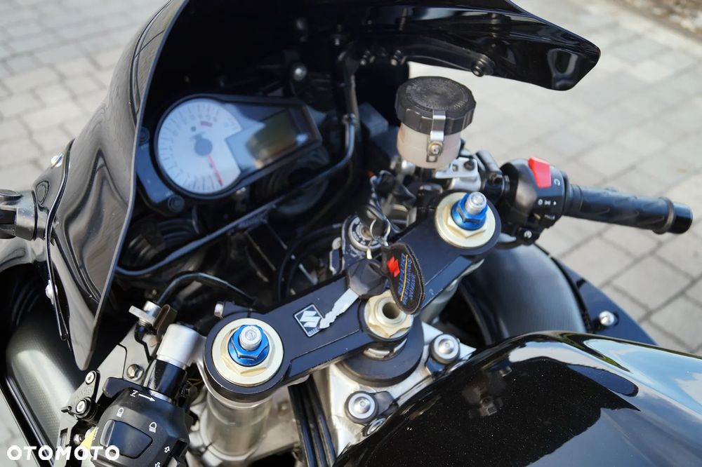Suzuki GSX-R - 15