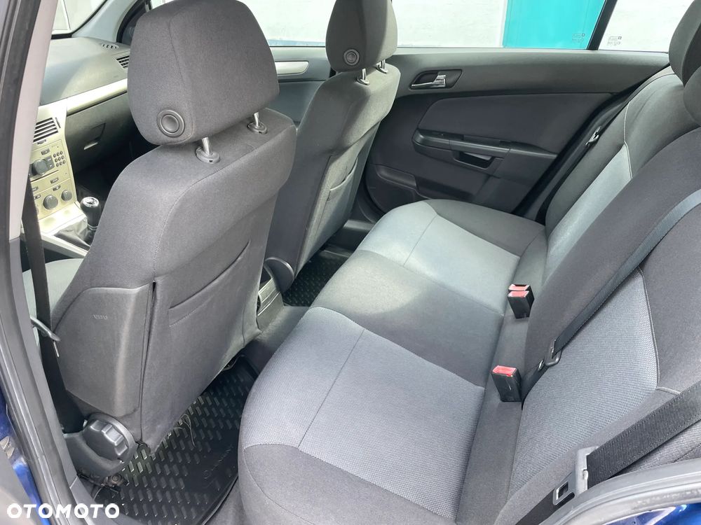 Opel Astra III 1.9 CDTI - 17