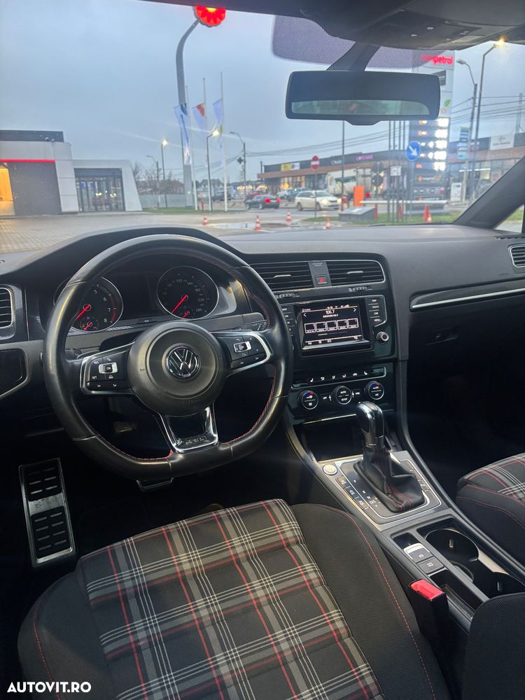 Volkswagen Golf GTI BlueMotion Technology DSG - 23