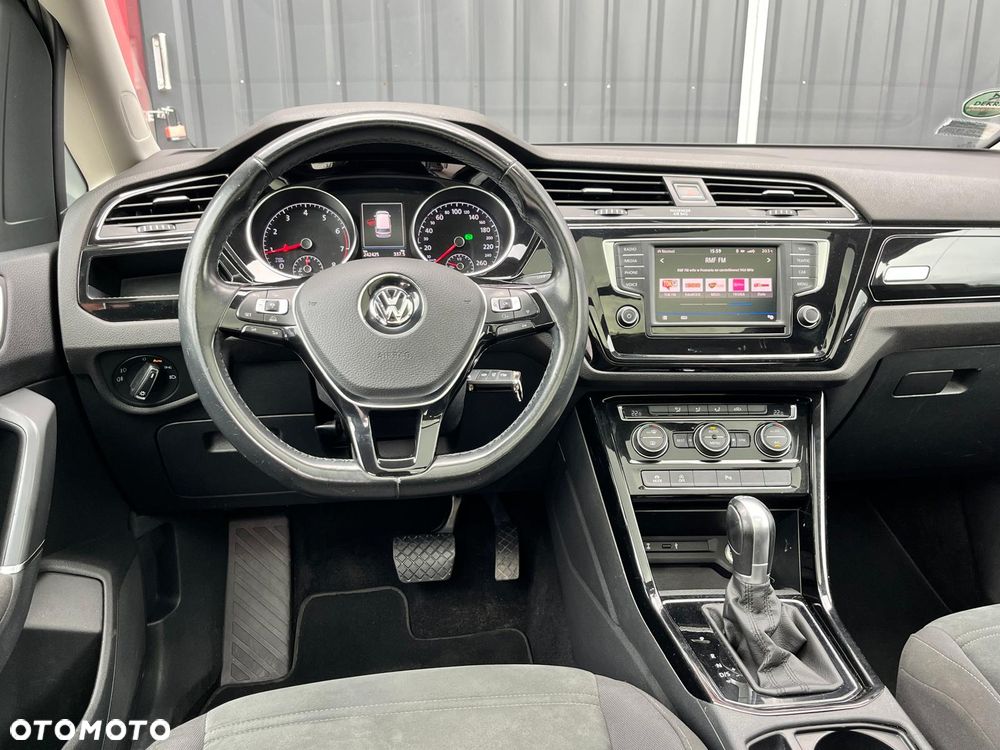 Volkswagen Touran - 5