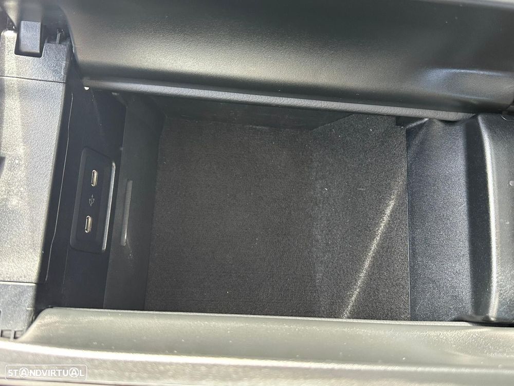 Mercedes-Benz C 300 e AMG Line - 38