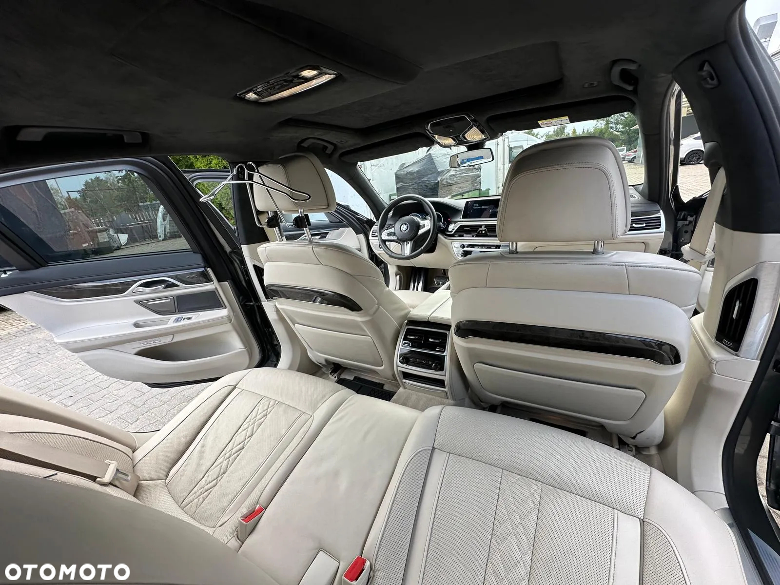 BMW Seria 7 750i xDrive - 7