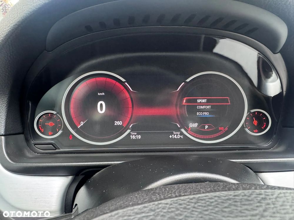 BMW Seria 5 520d xDrive Luxury Line - 36