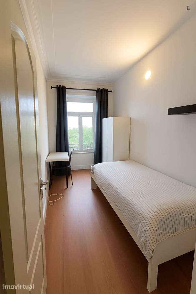 Quarto - localizado em Alameda Lisbon - Grande imagem: 2/12