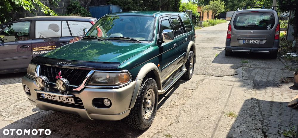Mitsubishi Pajero - 1