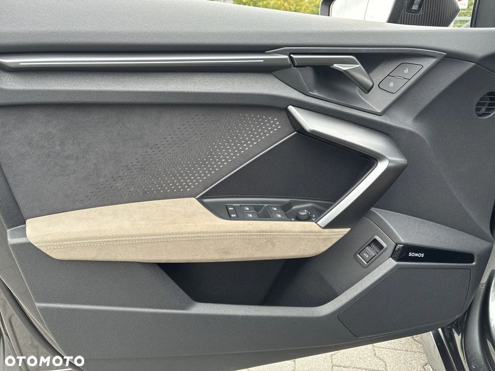 Audi RS3 Limousine - 14