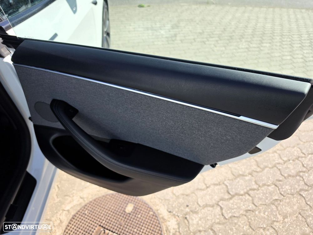 Tesla Model 3 Standard Range Plus RWD - 32