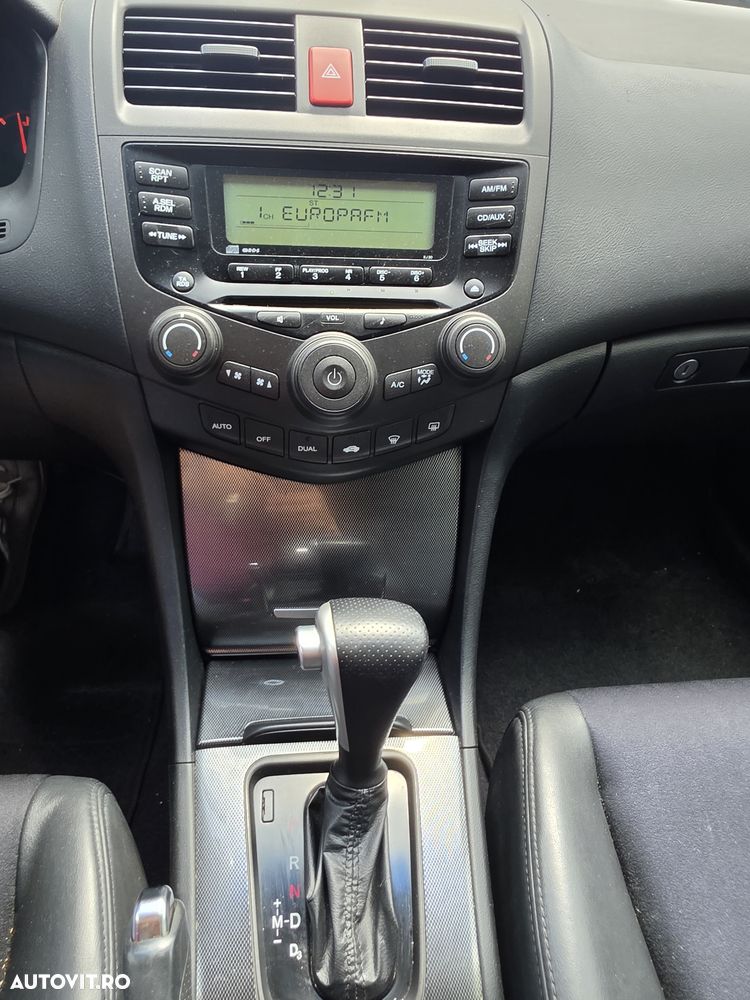 Honda Accord 2.0 i 4 Door Aut LS - 20