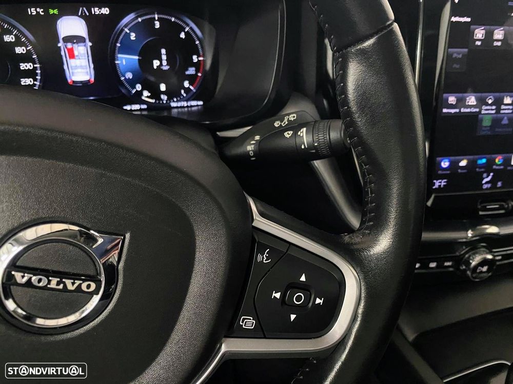 Volvo XC 60 2.0 B4 Momentum Plus Geartronic - 21