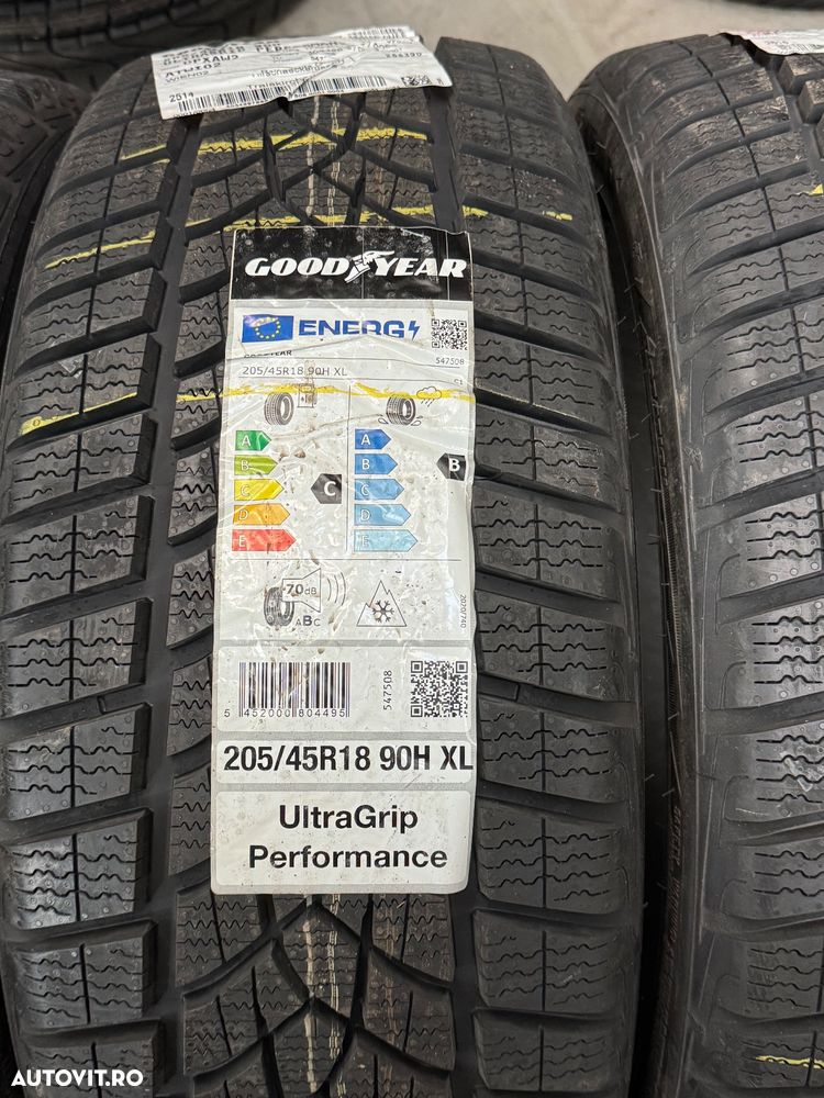 Vând 4 anvelope 205/45/18 goodyear de iarnă noi - 2