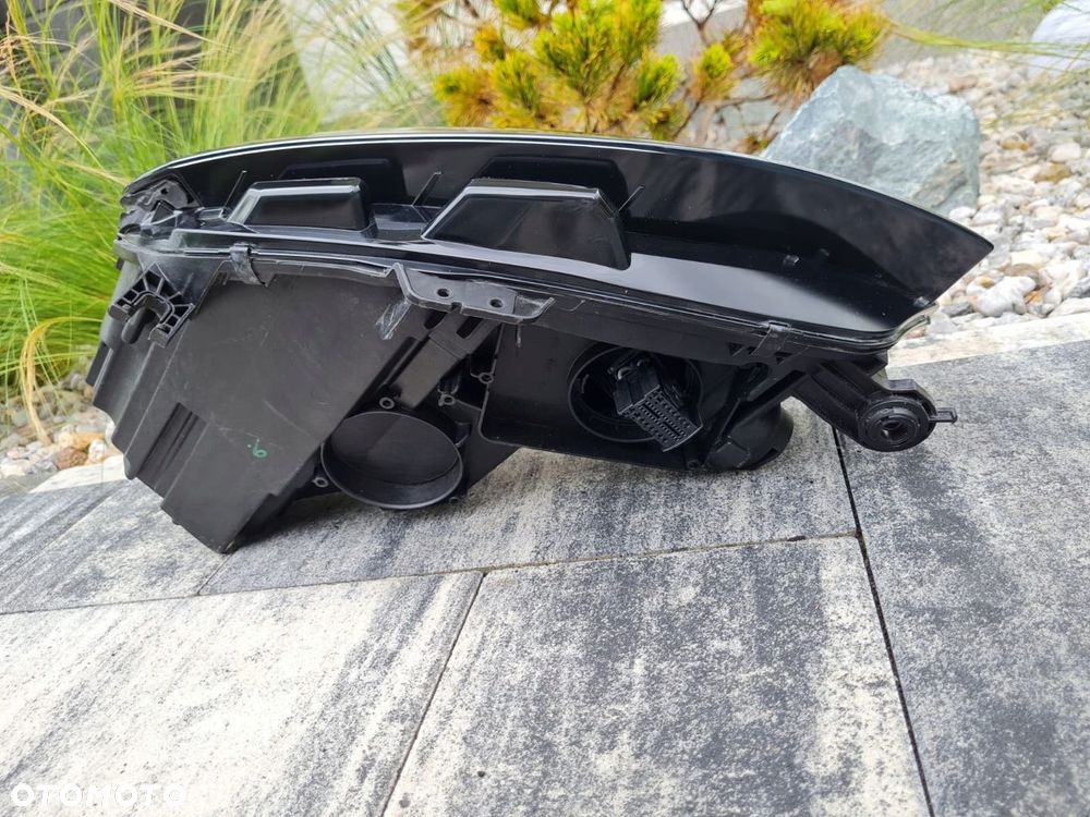 AUDI A4 S4 B9 Lampy przód Full Led Matrix 8W0941035E, 8W0941036E - 12