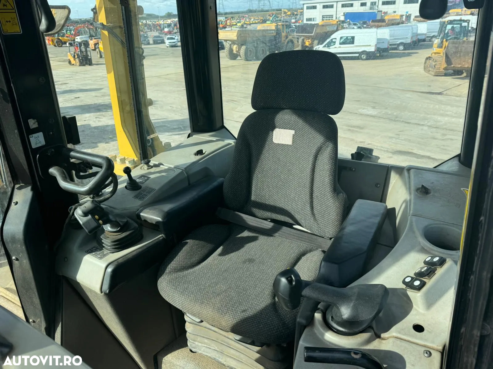 Caterpillar CAT D6N LGP Buldozer - 5
