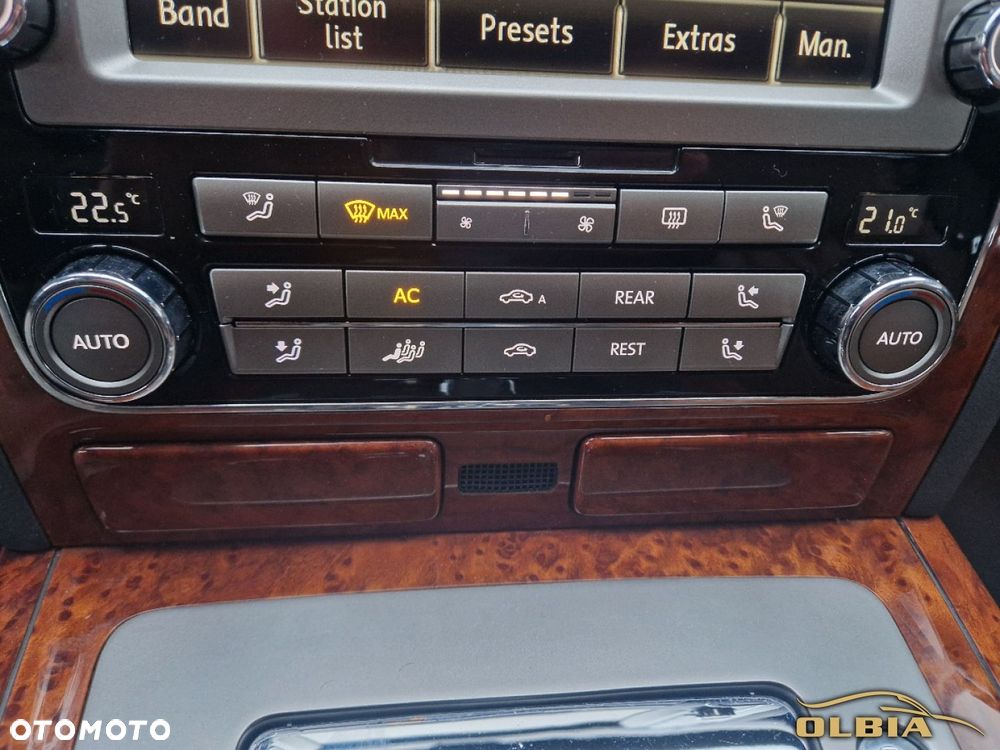 Volkswagen Phaeton - 37