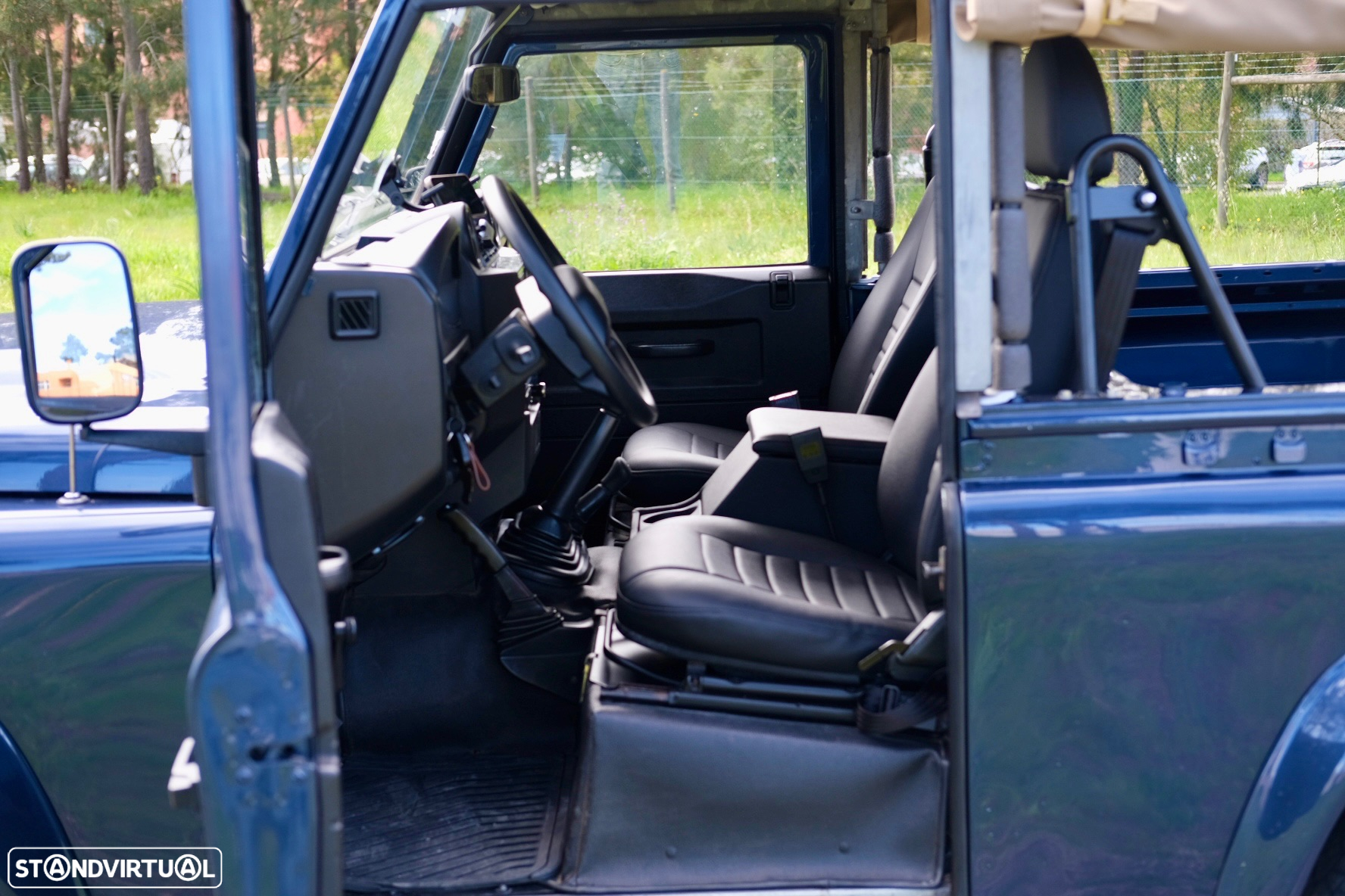 Land Rover Defender 90 SW 2.4 CRD S - 13