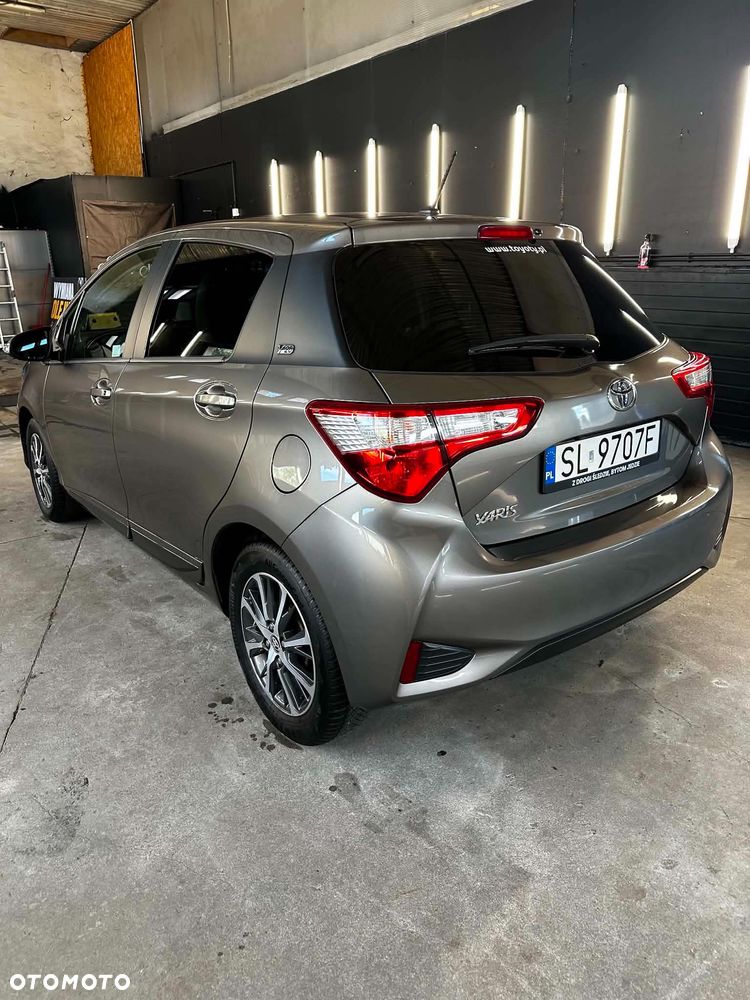 Toyota Yaris - 4