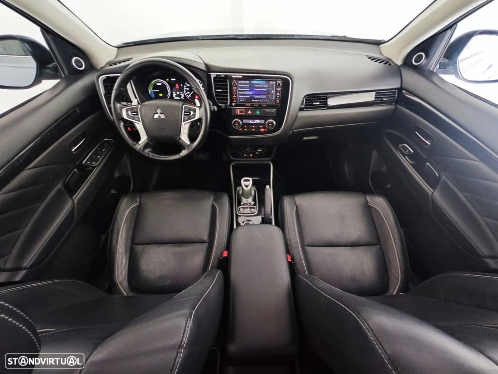 Mitsubishi Outlander - 7