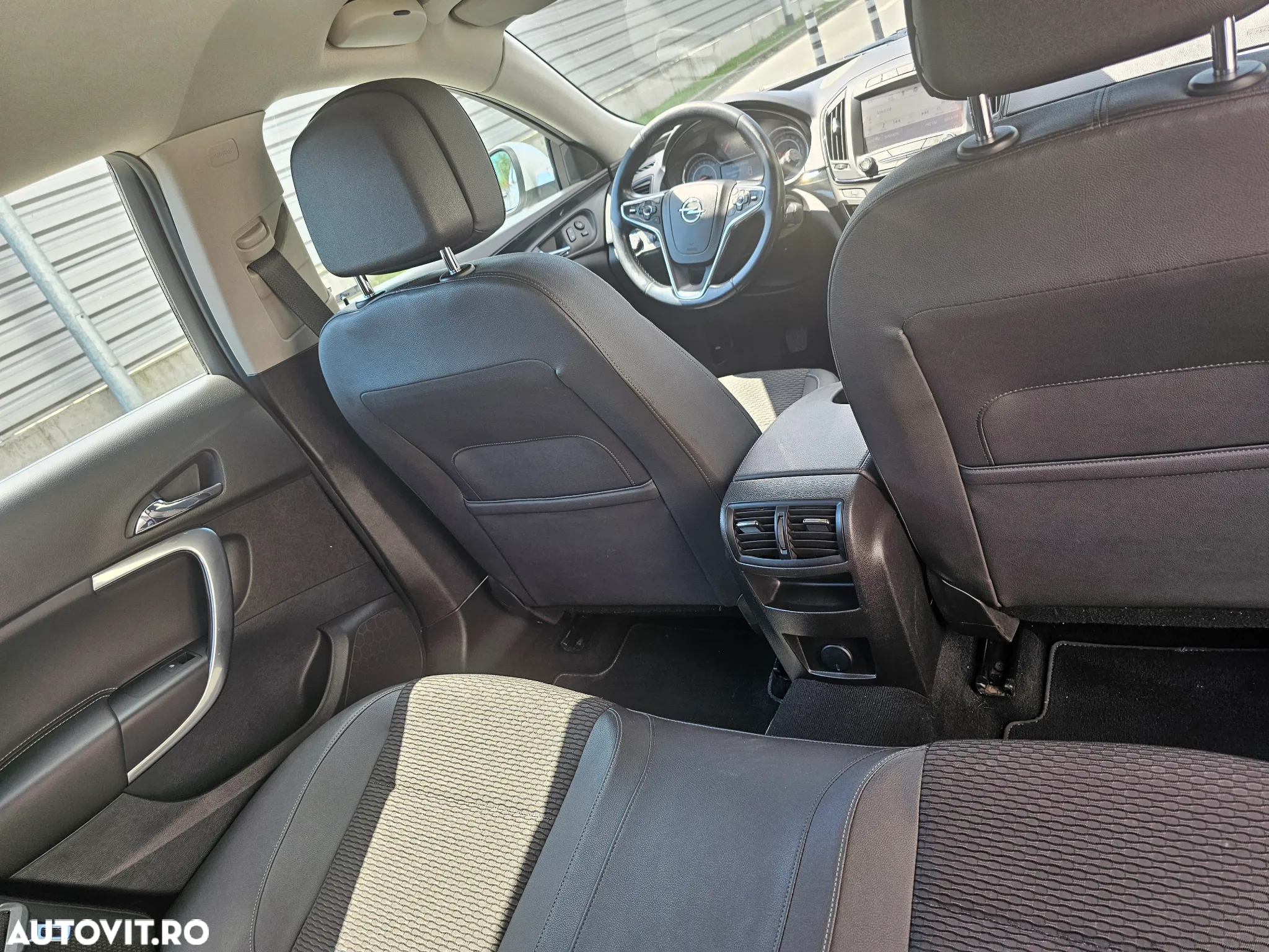 Opel Insignia 1.4 Turbo ECOTEC Start/Stop Cosmo - 11