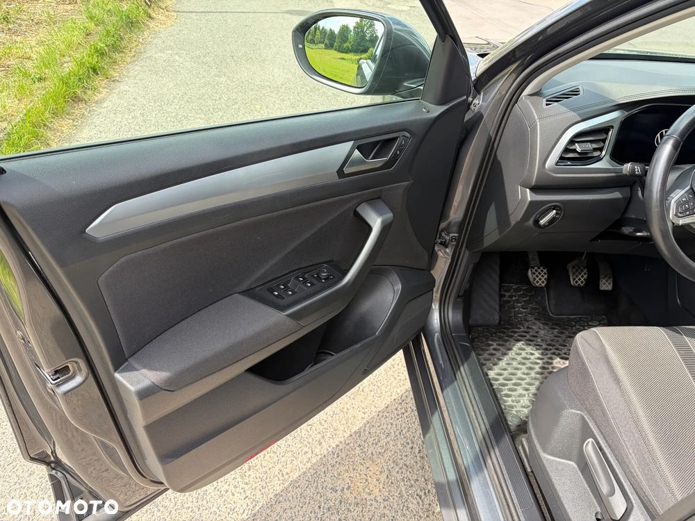 Volkswagen T-Roc 1.5 TSI Life - 16