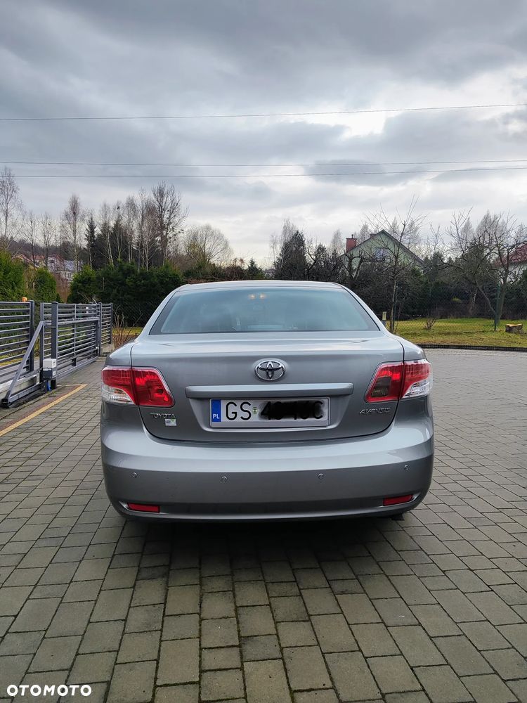 Toyota Avensis 1.8 Sol - 8
