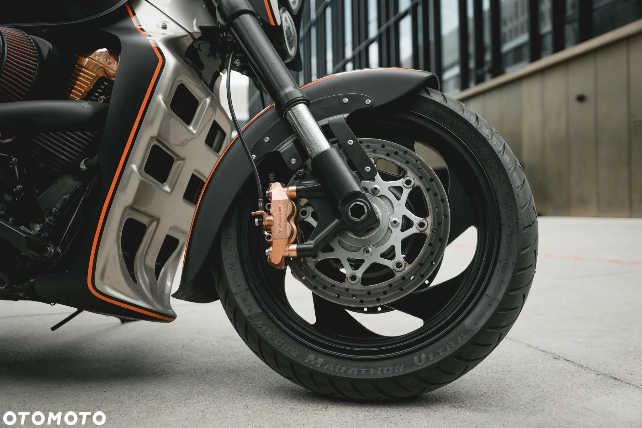 Suzuki Intruder - 2