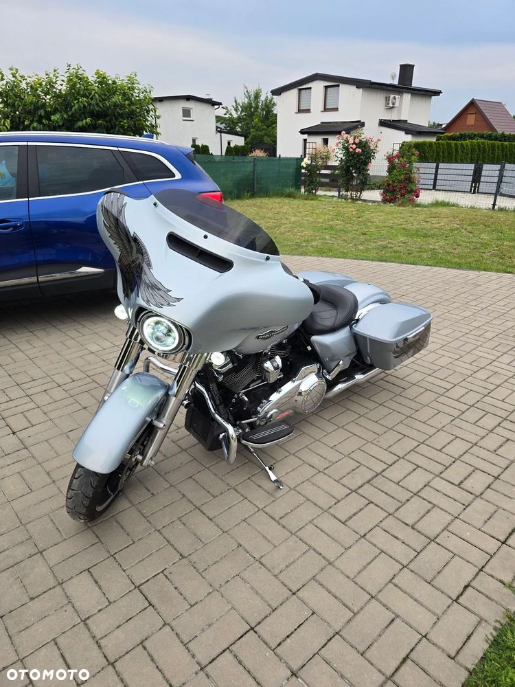 Harley-Davidson Touring Street Glide - 12