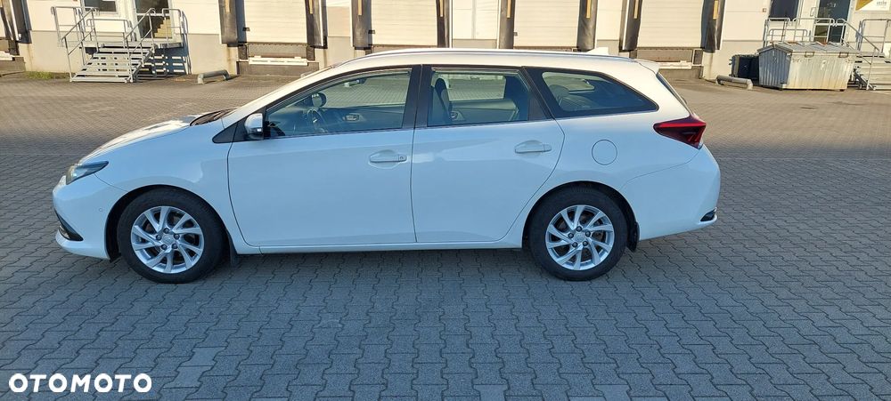 Toyota Auris 1.4 D-4D Comfort - 1
