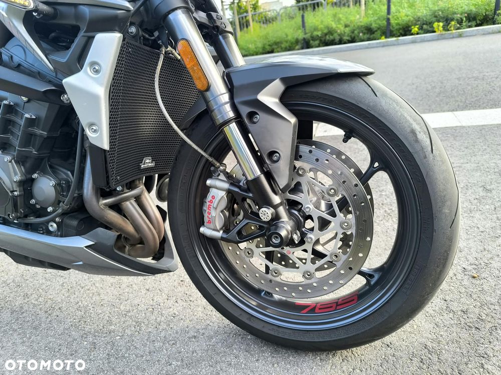 Triumph Street Triple - 6