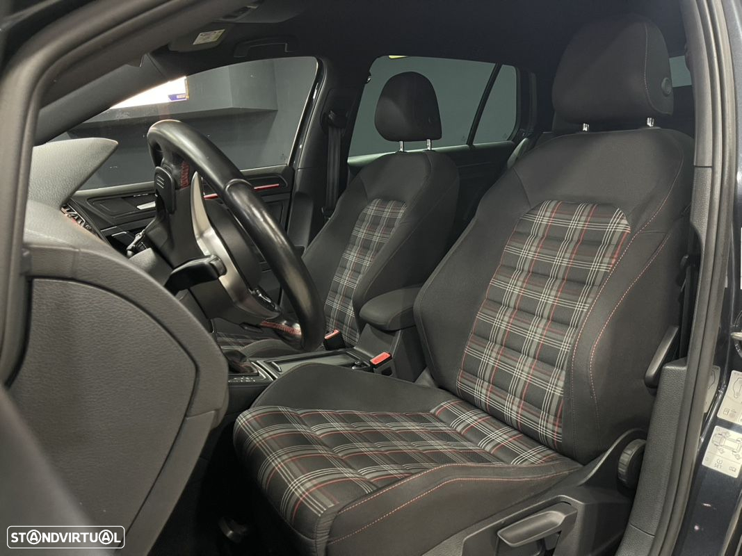 VW Golf GTI (BlueMotion ) DSG - 2